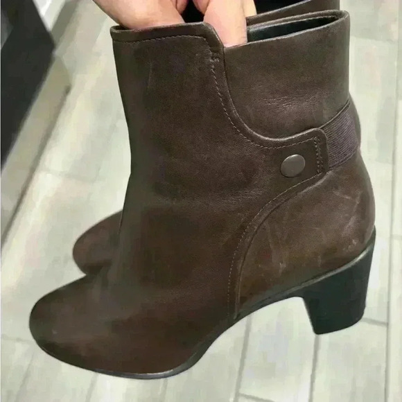 Clarks Women Lucette Jewel Dark Brown Leather Ankle Boots Rubber Sole Size 10 - Picture 3 of 10